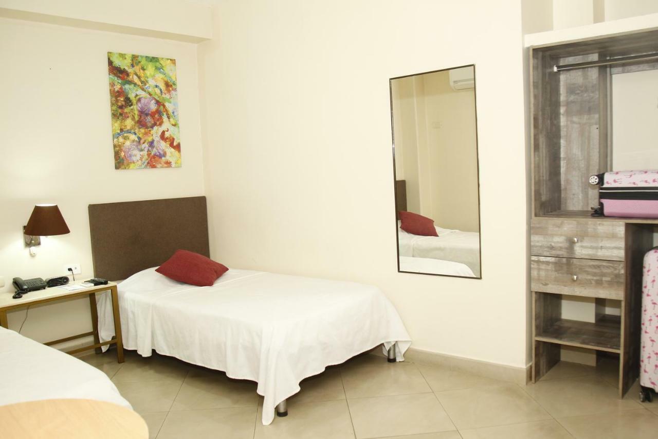 Hotel Varadero Internacional 瓜亚基尔 外观 照片
